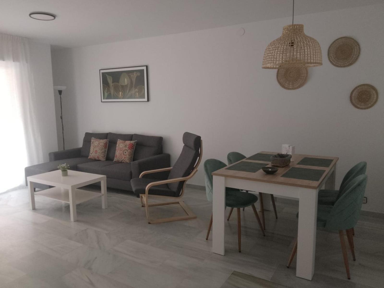 Fuengirola Puerto 2 Room & Parking المظهر الخارجي الصورة